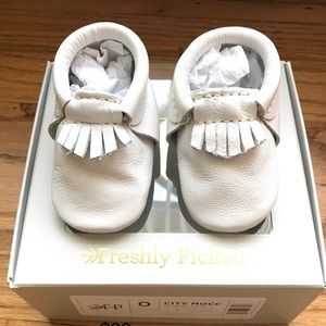 Freshly Picked White moccasins